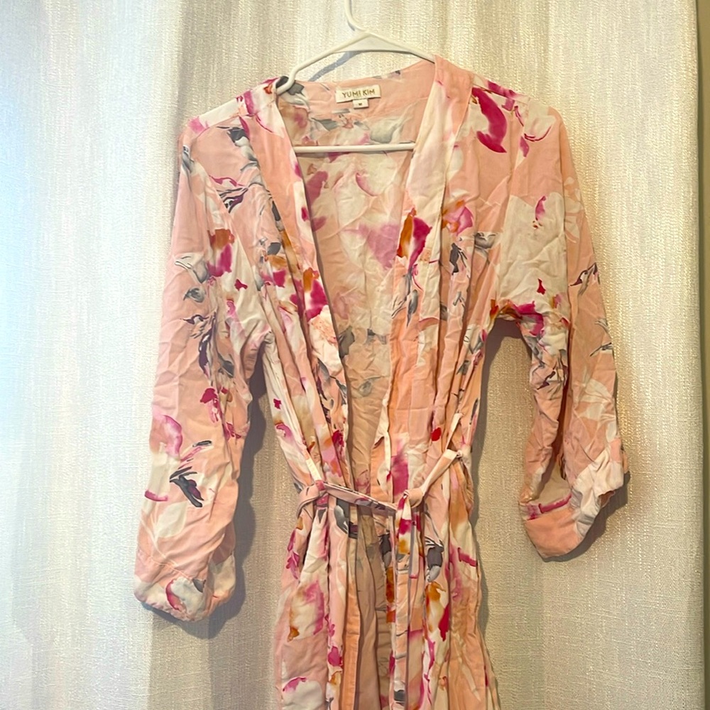 Lightweight robe
Yumi Kim